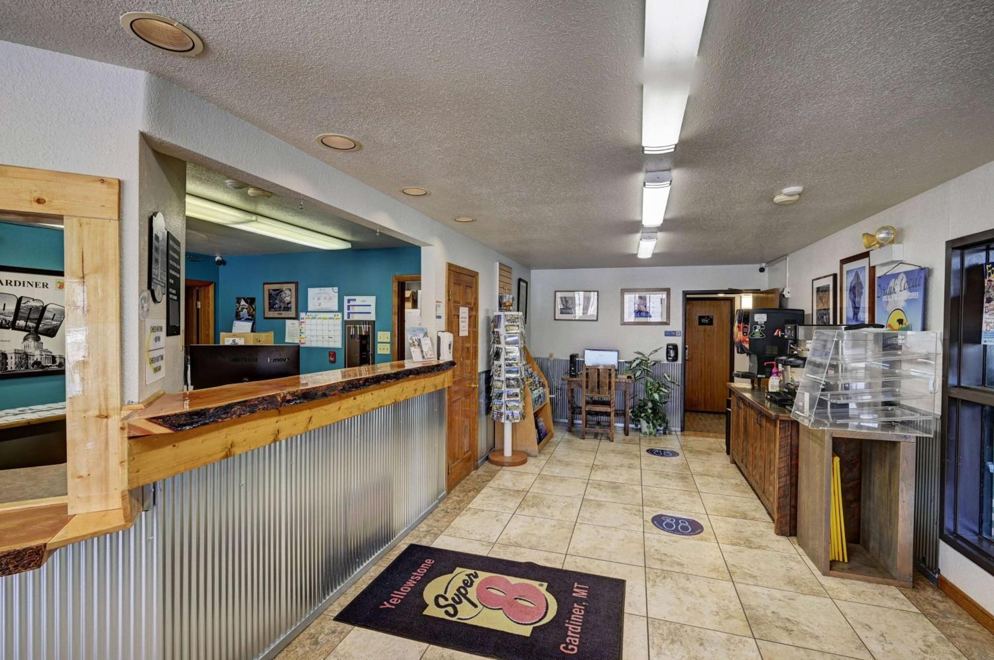 Super 8 By Wyndham Gardiner/Yellowstone Park Area Ngoại thất bức ảnh