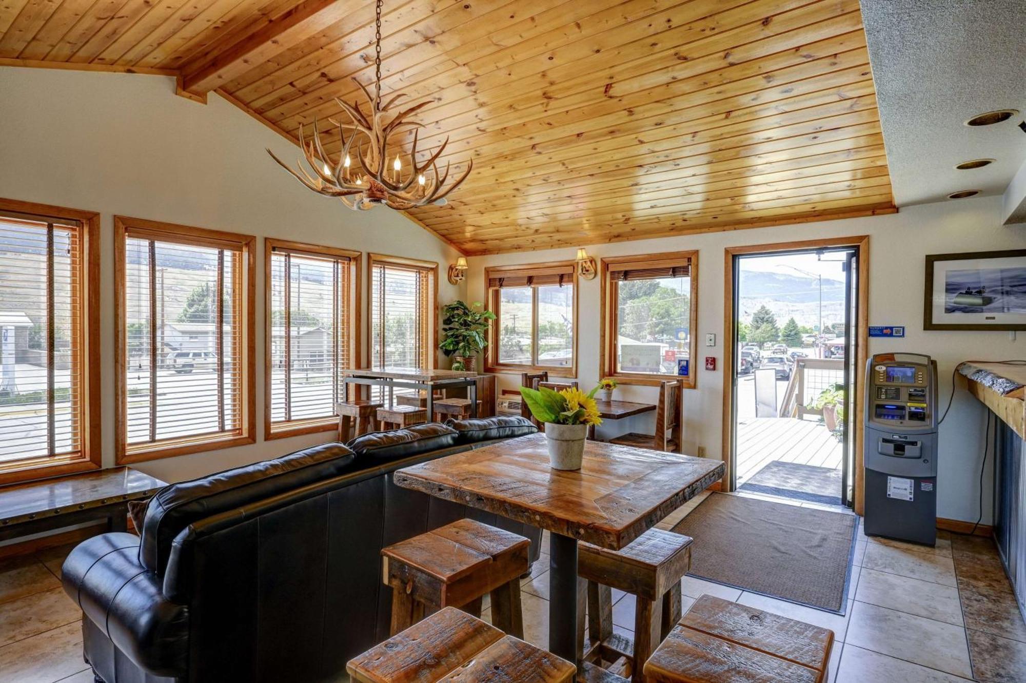 Super 8 By Wyndham Gardiner/Yellowstone Park Area Ngoại thất bức ảnh
