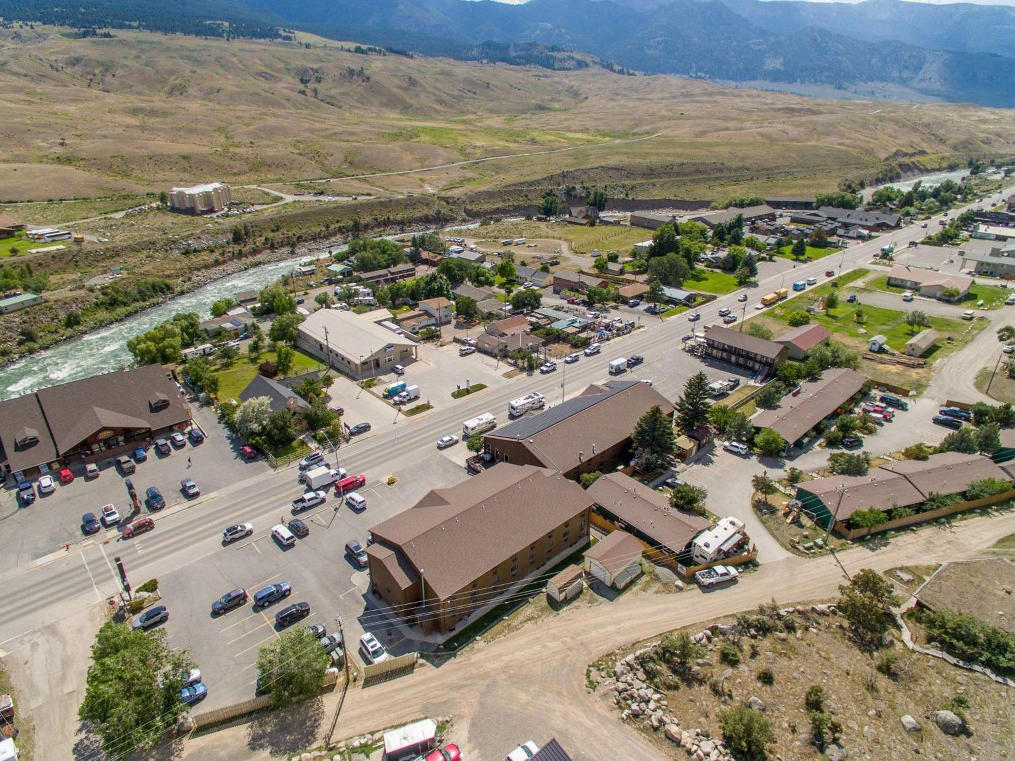 Super 8 By Wyndham Gardiner/Yellowstone Park Area Ngoại thất bức ảnh