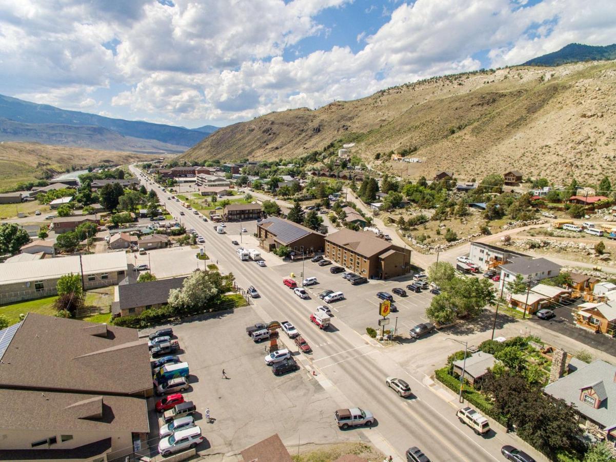 Super 8 By Wyndham Gardiner/Yellowstone Park Area Ngoại thất bức ảnh