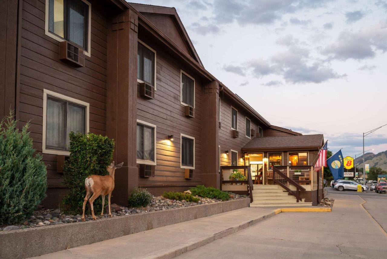 Super 8 By Wyndham Gardiner/Yellowstone Park Area Ngoại thất bức ảnh
